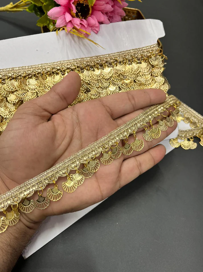 Metal Leaf Scallop Hanging Lace Latkan Border - Gold